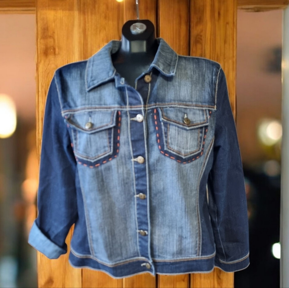 CREST Vintage Two-Tone Stylish Blue Denim Jacket